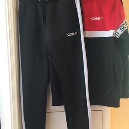 This Sonneti Tracksuit is good condition no pulls or holes other than a couple of Sonneti letters come of the bottoms see photos.
Pick Up Only