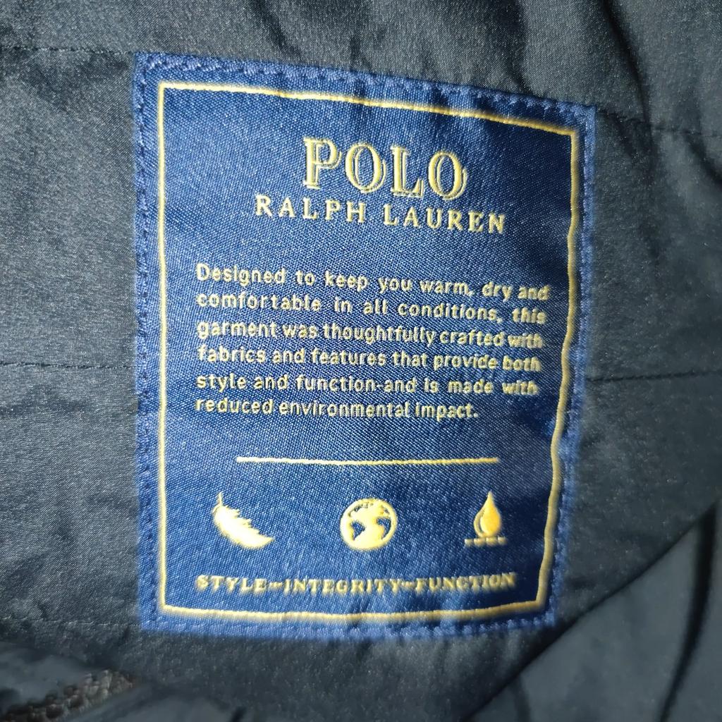 Polo Ralph Lauren Jacke
länge 95cm
Breite 55cm
Kapuze mit webfell kann man abnehmen