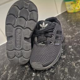 unisex black Adidas trainers children's UK size 6. Great condition and been looked after.

Please take a look at my other items as having a huge clear out. Happy to combine postage.