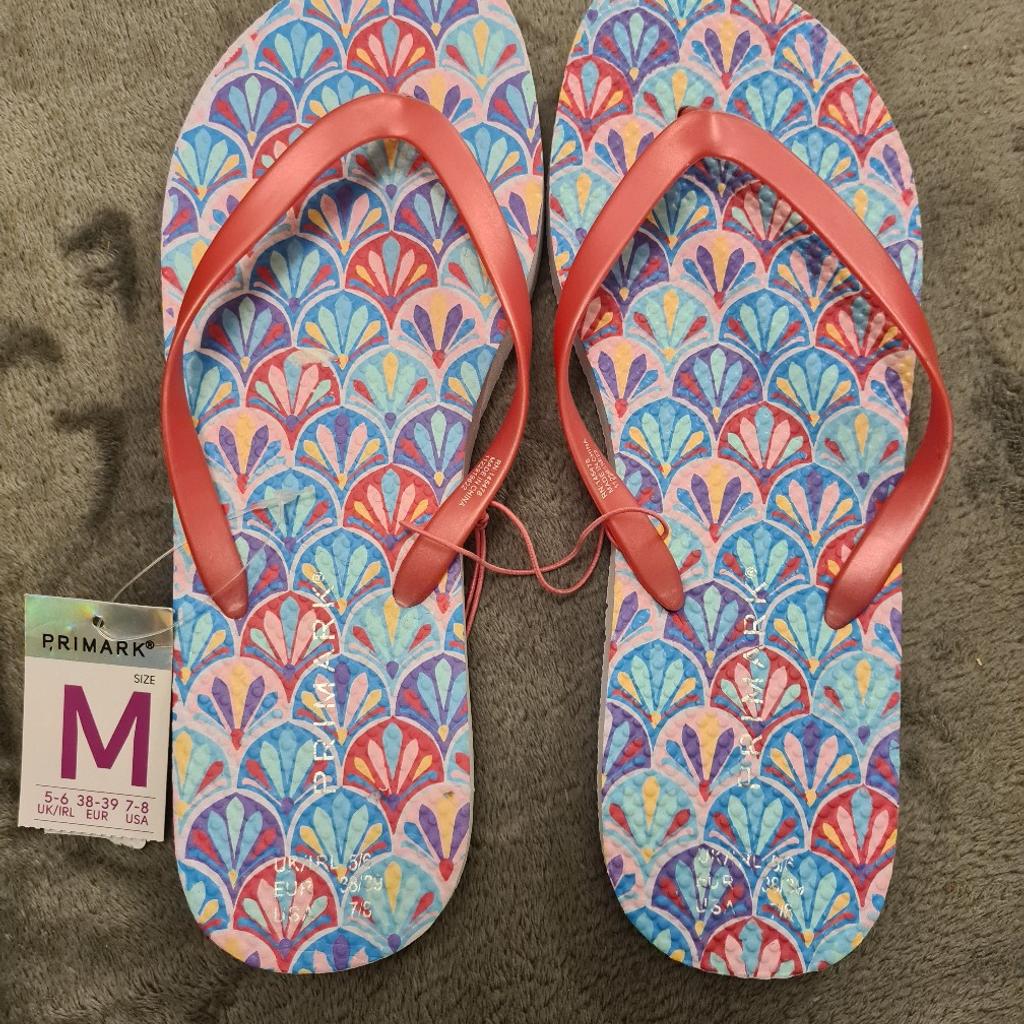 Womens Flip-flops size Medium (5-6).

New, tags on etc.

Collect from NG4 Area or weekdays from NG1 Notts City Centre. Can post for additional £3.
