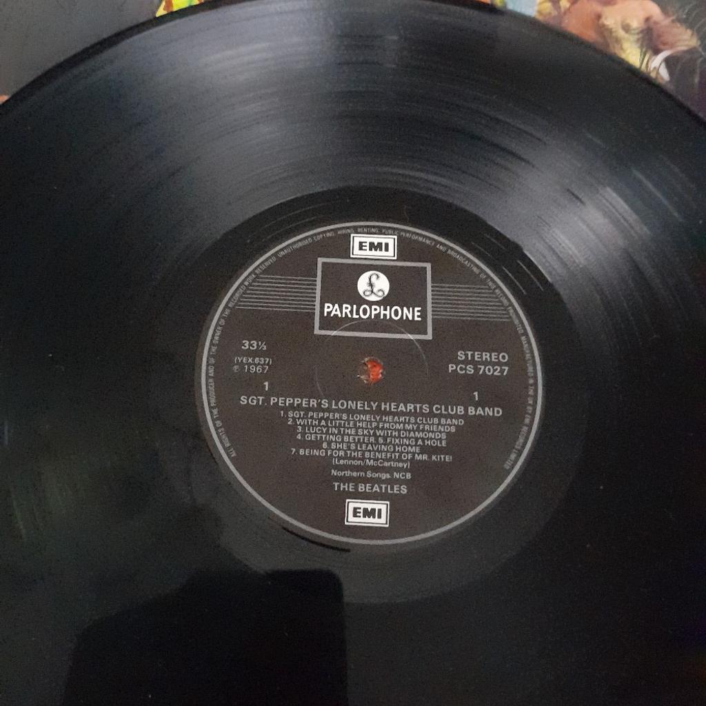 1970s copy on parlophone black label, comes with the insert , nice clean vinyl lp , cover has some marks on inside of gatefold sleeve,