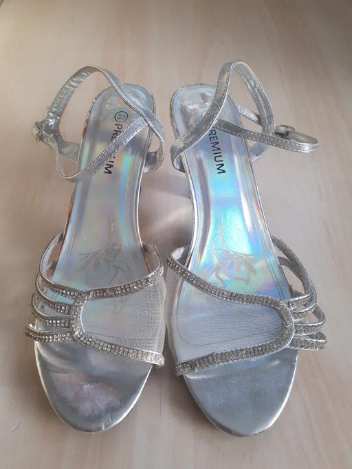 Buy & Sell South East London Eltham - South East London - Photos for Ladies size 6 silver diamante shoes