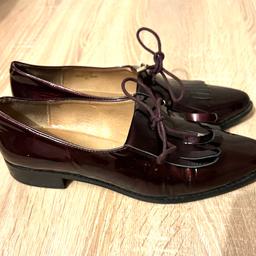 Hi and welcome to this gorgeous style ladies Office London Patent Leather Loafers Shoes Size Uk 6.5 Eur 40 in perfect condition thanks