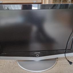 Verkaufe einen sehr gut erhaltenen smart Samsung TV, 40 - 42 Zoll, HD,
funktioniert einwandfrei, kann gern getestet werden