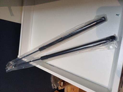 Vehicles West Midlands Birmingham - Photos for Gas struts for BMW estate boot tail