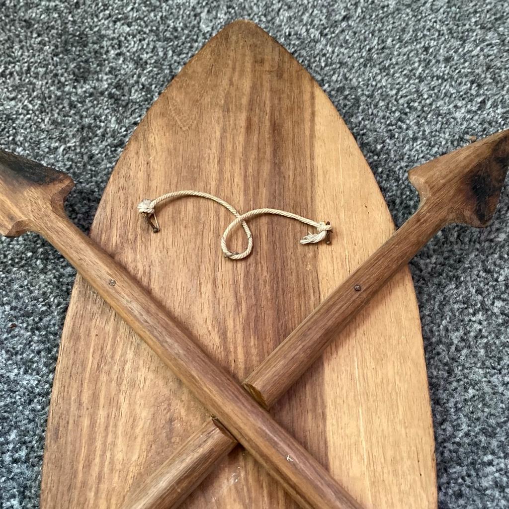 Real wood hanging ornament. Handmade by locals in Zambia. With strong string at the back for hanging. Never hung and been in storage.
Measurements 20” x 20cm/8” and width with spears 33cm/13”.