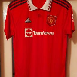 Man utd 22/23 season Top
size large (small fitting )
excellent condition
collection only WF9 2XE