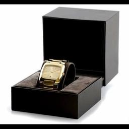 Gucci Watch boxed as new excellent condition. comes with authentication card and book.

collection only . £1300 cash or bank transfer only. please no more time wasters.