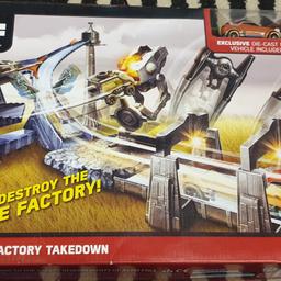 Hot Wheels Star Wars Tie Factory Takedown Track Set with Exclusive Ezra Die-cast Vehicle.
Age Recommended 3+
New and unused in unopened sealed box.
Ideal Xmas Present.
Collection from Blackpool.