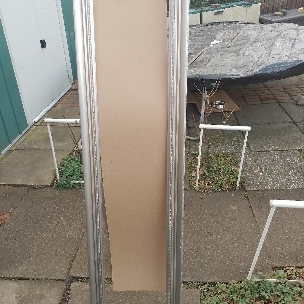 New mirror frame
size for mirror
H 165 X 30 CM
LE39LA LEICESTER