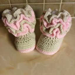 Beautiful hand made babies hand crochet botties.  Using soft pink and fawn wool. 0-3 mths
