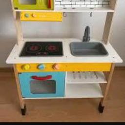 Küche für Kinder ab 3 Jahren, sehr geräumig und kreativ. Wegen mangelnder Nutzung verkaufe ich es.