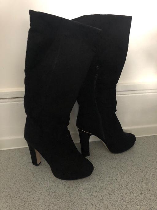 Buy & Sell North London Shacklewell - North London - Photos for Black Suede Boots 5 inch heels