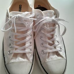 white sequined Converse All stars trainers, size 6/39.
few marks inside on soles and on the inside of the tongue if shoes, but not visible when worn.
Good condition