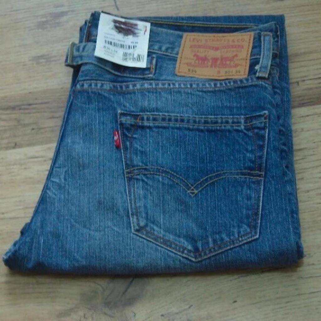 Brand new and tagged
Waist 30”
Leg 34”
Loose tapered fit
Button fly
Denim
Machine washable
From a smoke free and pet free home
Any questions just ask