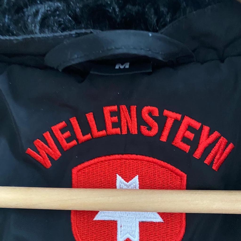 Warme Jacke von Wellensteyn
Modell: Stavanger
Gr. M
Farbe: schwarz
Sehr guter Zustand, keine Mängel