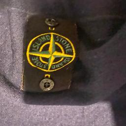 Stone island jumper
Says xxl but fitted so more like a large
Great condition 
Thin wool
Genuine
