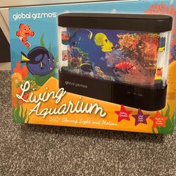 Global Gizmos 53970 LED Living Aquarium Lamp | 360°Motion | Childrens Night Light | Fish/Turtle/Stingray |Built in Timer | Battery Operated| No Water, Black