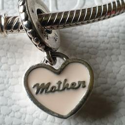 pandora mother dangle charm
s925 ale
this was a duplicate gift
(bracelet is not included)
no postage