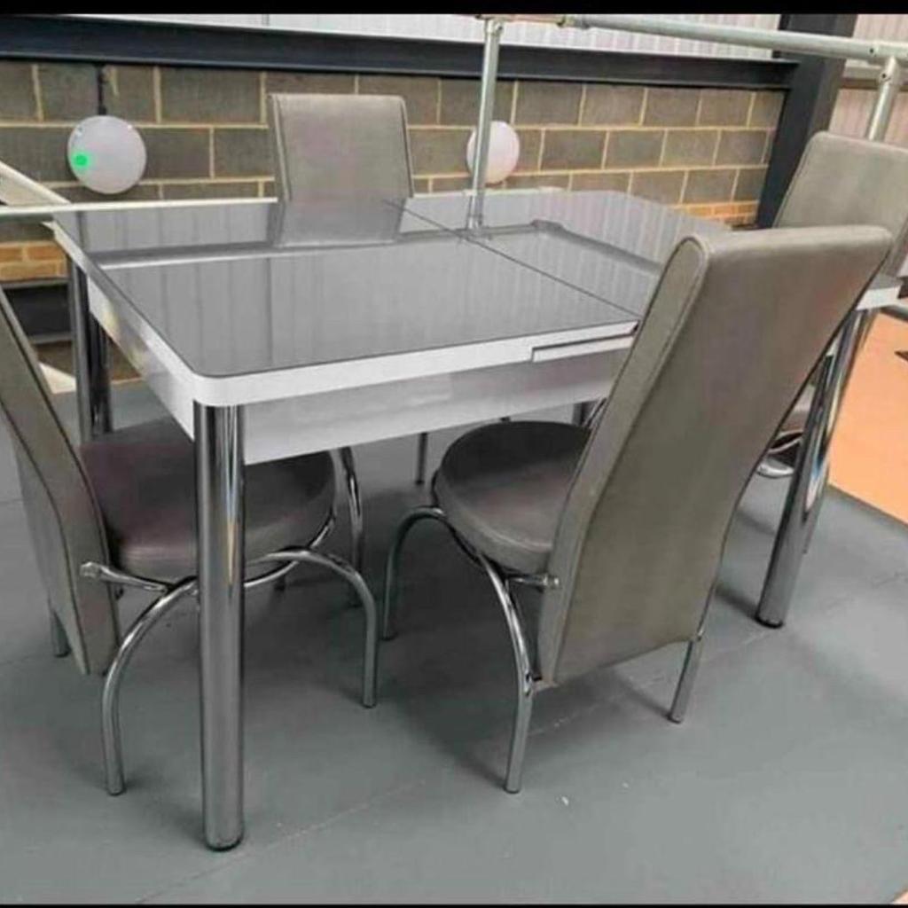 BRAND NEW TURKISH Extendable TABLE WITH CHAIRS.
YOU CAN USE FOR 4 chairs and also for 6 chairs