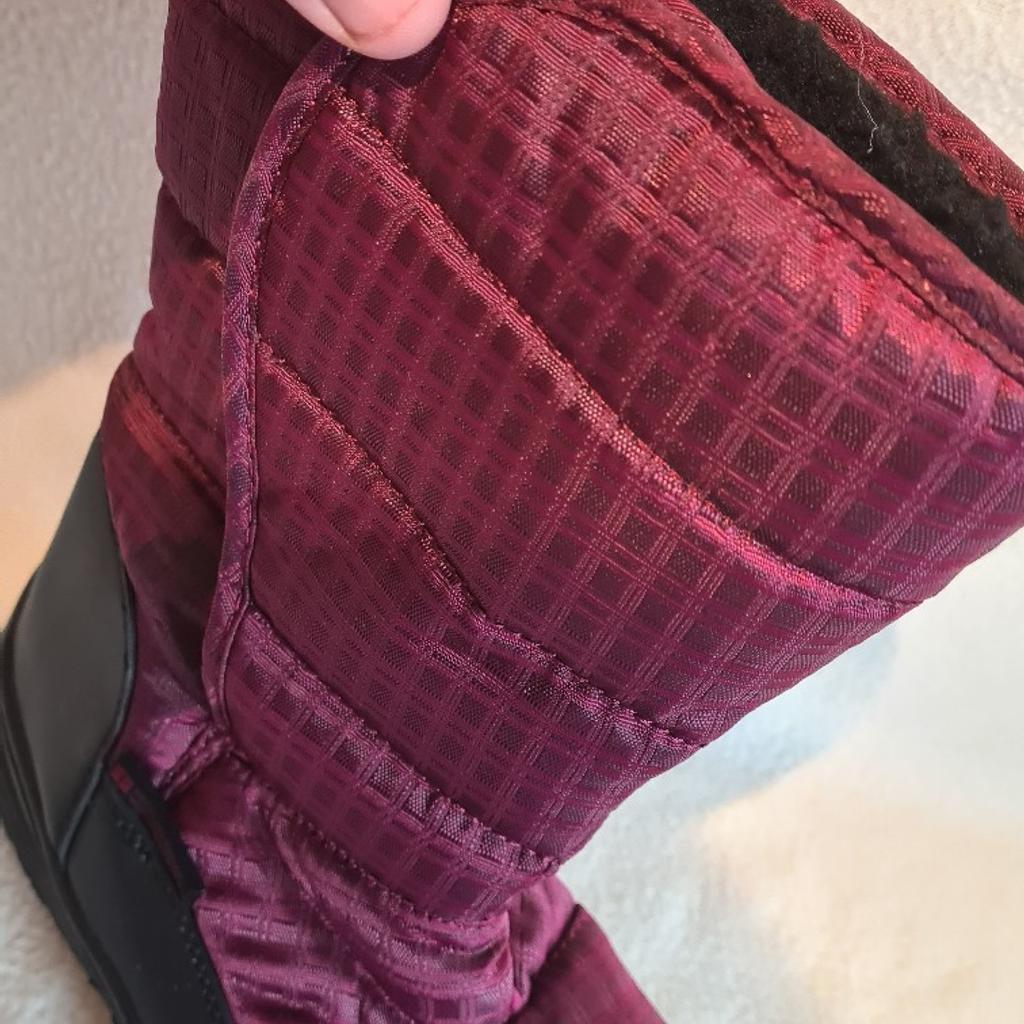 Ladies burgundy snow boots duck boots uk4 superb condition 1st 2c will buy. Mountain Warehouse. See photos for condition size flaws materials colour etc. Cash on collection or post at extra cost which is £4.55 Royal Mail. I can offer try before you buy option but if viewing on an auction site, if you bid and win it's yours. I can offer free local delivery within five miles of my postcode. Listed on five other sites so it may end abruptly. Don't be disappointed. Any questions please ask and I will answer asap. Warehouse. Extra large side strap fastening.