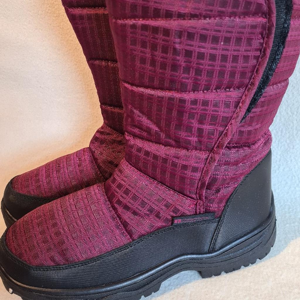 Ladies burgundy snow boots duck boots uk4 superb condition 1st 2c will buy. Mountain Warehouse. See photos for condition size flaws materials colour etc. Cash on collection or post at extra cost which is £4.55 Royal Mail. I can offer try before you buy option but if viewing on an auction site, if you bid and win it's yours. I can offer free local delivery within five miles of my postcode. Listed on five other sites so it may end abruptly. Don't be disappointed. Any questions please ask and I will answer asap. Warehouse. Extra large side strap fastening.