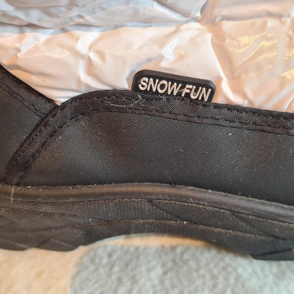 Snow Fun snow boots duck boots front zip fastening immaculate Condition uk 8.5. Faux fur cuffs. Worn only once. See photos for condition size flaws materials colour etc. Cash on collection or post at extra cost which is £4.55 Royal Mail. I can offer try before you buy option but if viewing on an auction site, if you bid and win it's yours. I can offer free local delivery within five miles of my postcode. Listed on five other sites so it may end abruptly. Don't be disappointed. Any questions please ask and I will answer asap.