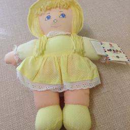 ADAMS activity Soft Toy DOLL.

Length 29cm.
Dressed in yellow non-removable Hat, Shoes and Dress trimmed with white lace.
Not recommended for Children under 36 months due to long woollen hair.

New, Unused, with Tags and from a smoke free home.

Buy with other Listed Items for a Bundle Price reduction.