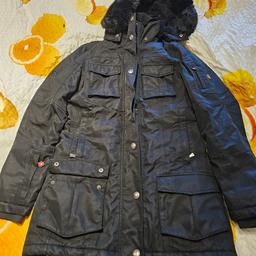 Verkaufe eine Damenjacke von Wellensteyn in Größe S. Gut erhaltener Zustand.
Hab die Jacke vor 2 Jahren gekauft.
Neupreis war 199,00€
Ich verkaufe sie für 80€.