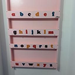Tidy Books bookcase

Good condition

Holds upto 85 books & can be mounted on the wall, keeping books off the floor 

Smoke & pet free home 

Cash on collection only, j11, M1