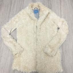 cream furry coat
from next
says size 6 but more like an 8
collection only