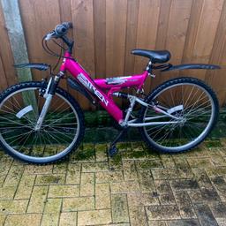 Girls mountain bike, front & back mudguards, bought as seen, pick up only,