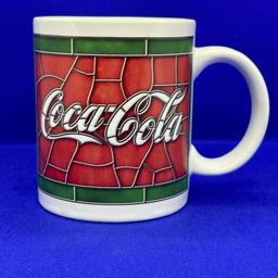 Ich biete hier eine alte Coca-Cola Tasse von 1995

Zustand: gut

Versand bei Kostenübernahme möglich.

Die Ware wird wie beschrieben und abgebildet unter Ausschluss jeglicher Gewährleistung verkauft.