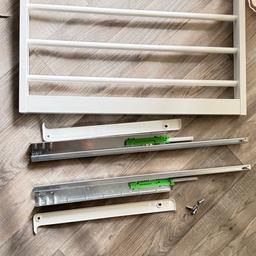 Ikea komplement, Hosenaufhängung weiß, ausziehbar
50×58 cm
Bitte Selbstabholen