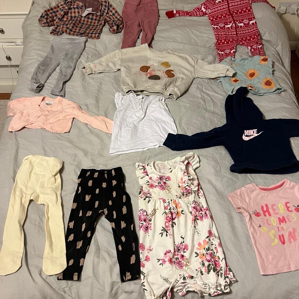 Young girls leggings
Age: 1 - 1/2 years (12-18 months)
Collection from Walsall WS1

LOTS MORE CLOTHES FOR SALE