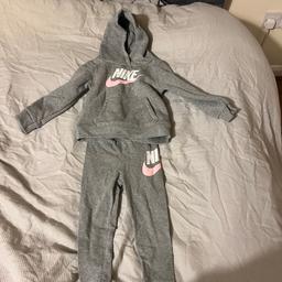 Young girls Nike Tracksuit - Hoodie and Joggers
Age: 2 years (24 months)
Collection from Walsall WS1

LOTS MORE CLOTHES FOR SALE