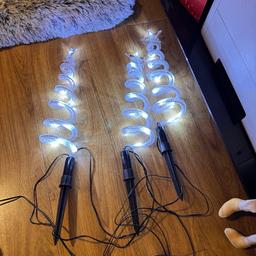 Two sets of 3 path lights , never used just taken out of box and thrown away quick sale  £8 for both