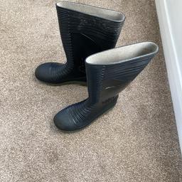 Dunlop safety wellington boots size 7
