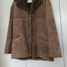 Retro men’s sheepskin coat.
Morley’s Brand
Good Condition
Smoke and pet free home