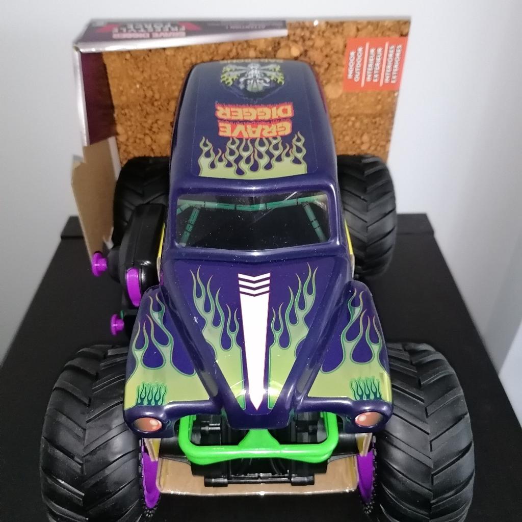 Monster Jam Remote Control Stunt Grave Digger in B27 Birmingham für 70