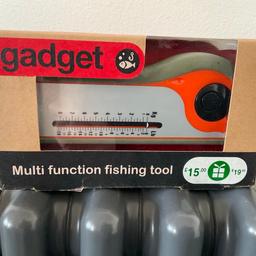 Brand new sealed box
Multi function fishing tool.
Contains tape measure
LED white light Scissors
Hook remover
Weight scale
Serrated knife
Fish scraper
Bottle opener
All tools are stainless steel making them hard wearing. 3 x AAA Batteries included
Smoke and pet free home