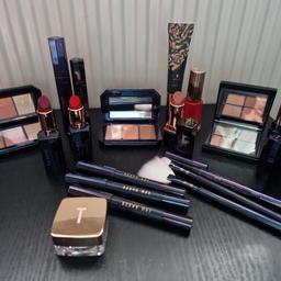 set for make-up
£15  collection only