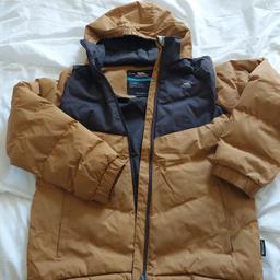 Trespass boys waterproof coat , in good condition
there was a small rip near the pocket and has been stitched up