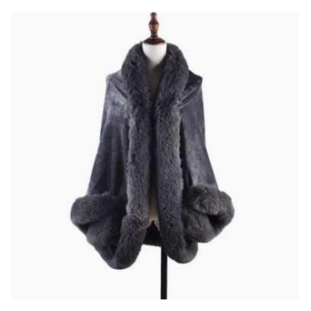 Elegant faux fur shawl
Dark Grey
Beautiful soft and warm

Perfect winter gift 🎄🎁

Collection CV6