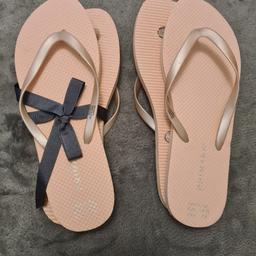 Blush Pink Flip-flops size 5-6 - x2 pairs

Brand new, unworn.
Can be sold seperately if needed.

Collect from NG4 Area or weekdays from NG1 Notts city centre. Can post for additional £3.