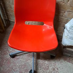 This stylish and comfortable Ikea Red swivel office chair is in a bold red colour.
It is in excellent condition and is height adjustable.
There are wheels to enable it to be easily moved around, and it swivels.
No scratches or damage. In storage. Clean smoke/pet free home.
Will clean/sanitise before sale.
£18ono Collection from wv11 area