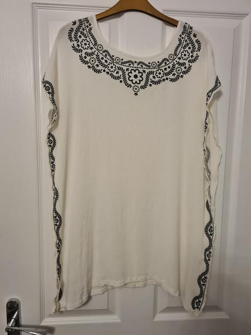 Buy & Sell Nottinghamshire Gedling - Photos for Womens Cream Cover Up size Large