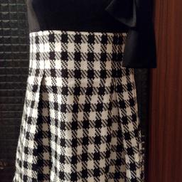 Kleid Oberteil schwarz Rockteil mit Hahnentritt Muster.Gr.38