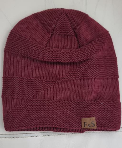 Buy & Sell East London Upminster Bridge - East London - Photos for Red fur lined beanie style winter hat