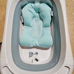 iconectato Baby Badewannen Set, Kleinkind-Duschwanne,Faltbare Duschwanne Tragbare Anti-Rutsch-Badewann mit Babykissen,verstellbare Sitzstütze für Neugeborene intelligentem, Blau, 83 * 55 * 9CM
Leider funktioniert die Temperaturanzeige nicht, kann sein das aber nur die Batterie leer ist. NP ca 60